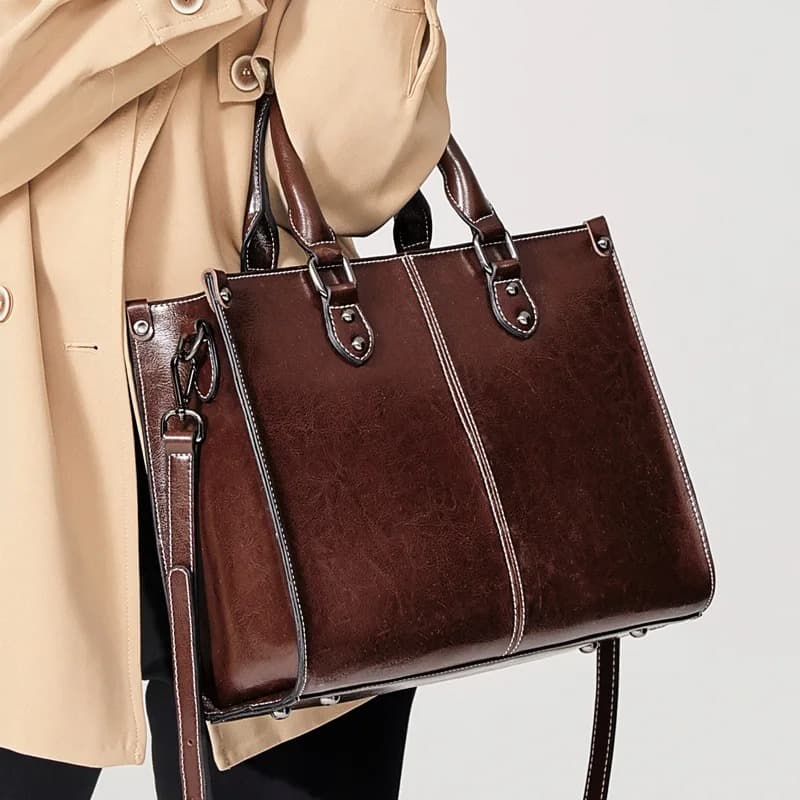 Ledertasche Damen, Handtasche Leder mit einer frau