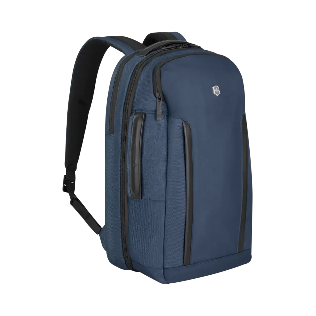 Ein marineblauer Laptop-Rucksack mit schwarzen Reißverschlüssen und Akzenten, gepolsterten Schultergurten und mehreren Fächern auf weißem Hintergrund.