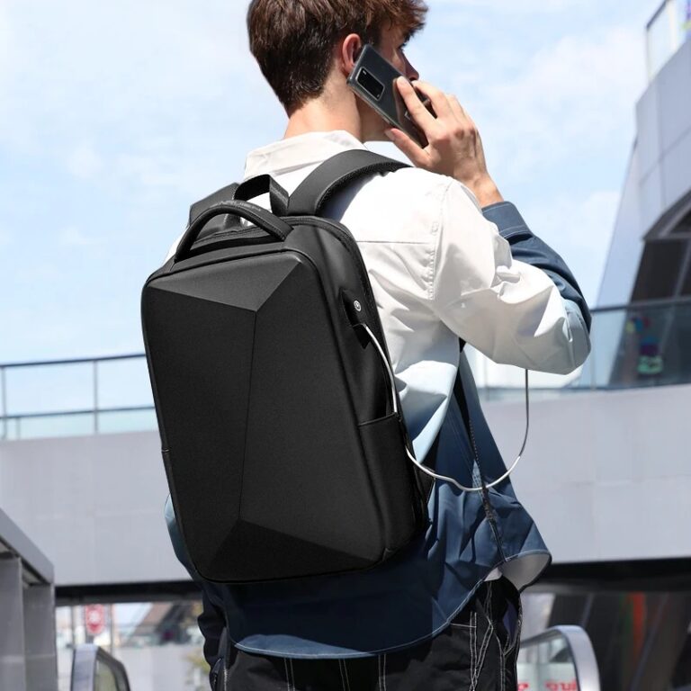 Laptop Rucksack Damen Herren mit einer person