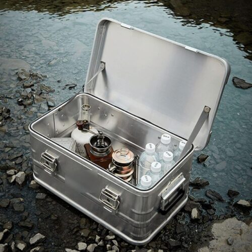 Alubox innen am fluss