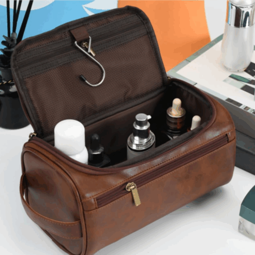 Kulturbeutel zum Aufhängen​ aus Leder innen mit gefüllt